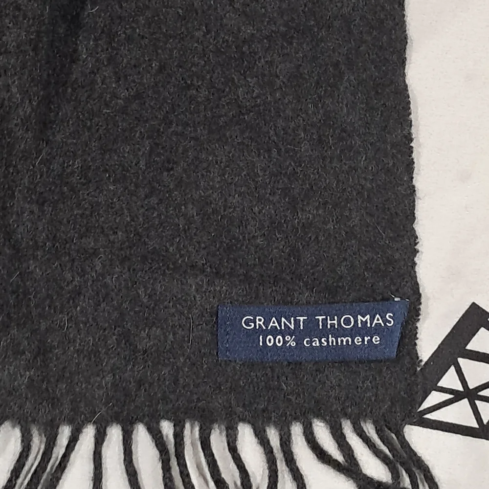 100% Cashmere Grand Thomas Scarf in Charcoal Grey - Soft & Luxurious